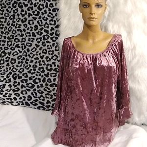 FLASH SALE!! NWOT Valerie Steven's Crushed Velvet Top. L